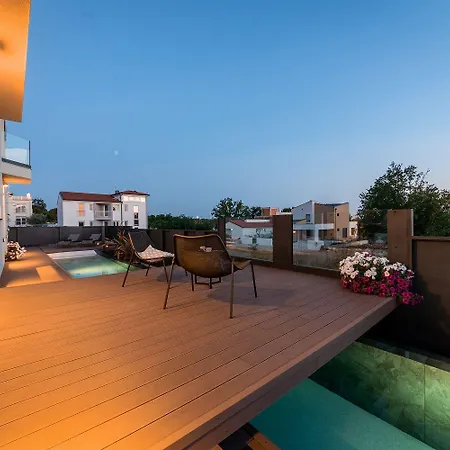 Noble Strandnahe Mit Meerblick, Privatpool, Gym, Nur 700 Meter Zum بوريتش