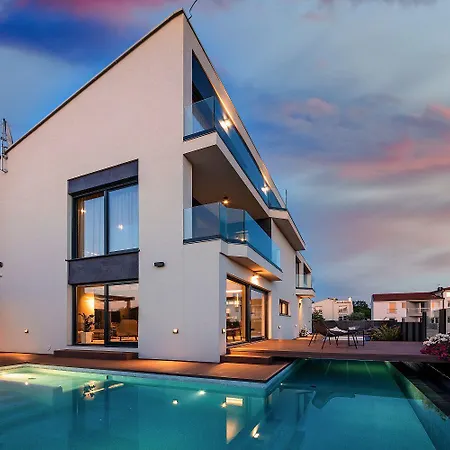 بيت للعطل Noble Strandnahe Mit Meerblick, Privatpool, Gym, Nur 700 Meter Zum *