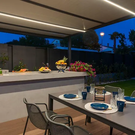 Noble Strandnahe Mit Meerblick, Privatpool, Gym, Nur 700 Meter Zum بوريتش