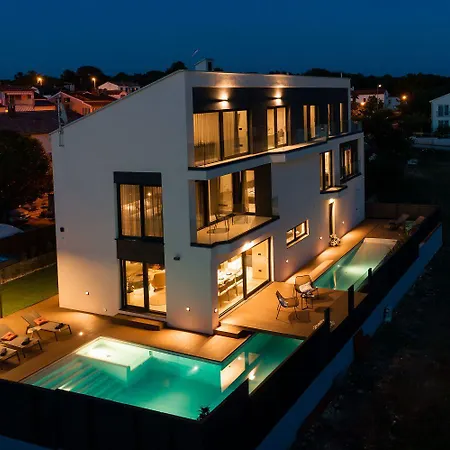 Noble Strandnahe Mit Meerblick, Privatpool, Gym, Nur 700 Meter Zum Semesterbostad