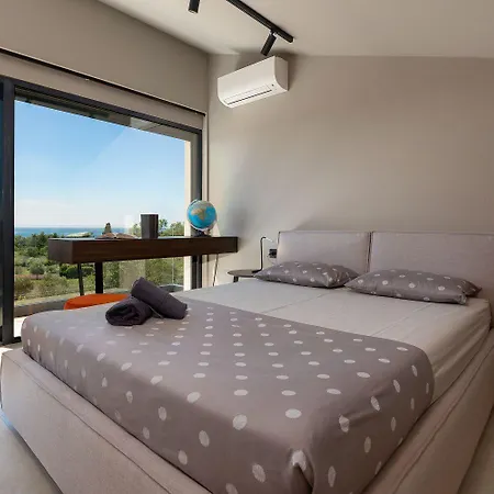 Noble Strandnahe Mit Meerblick, Privatpool, Gym, Nur 700 Meter Zum Semesterbostad Poreč