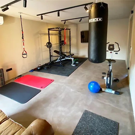 Semesterbostad Noble Strandnahe Mit Meerblick, Privatpool, Gym, Nur 700 Meter Zum *