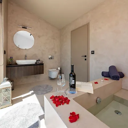 Noble Strandnahe Mit Meerblick, Privatpool, Gym, Nur 700 Meter Zum Semesterbostad Poreč