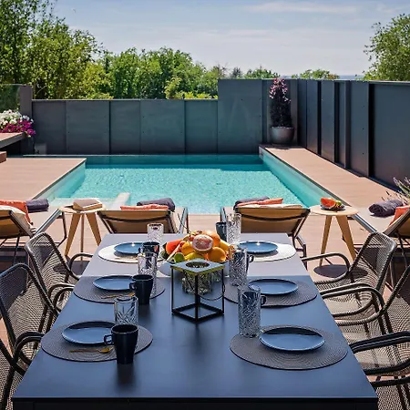 Semesterbostad Noble Strandnahe Mit Meerblick, Privatpool, Gym, Nur 700 Meter Zum *