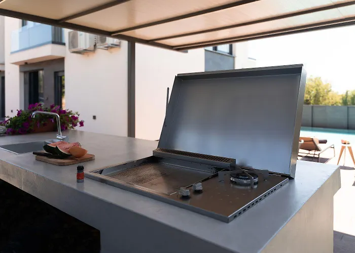 Noble Strandnahe Mit Meerblick, Privatpool, Gym, Nur 700 Meter Zum Casa vacanze